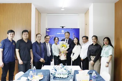 Tích hợp Chuyên môn Luật toàn cầu: Cuộc họp Chiến lược của King Attorney với Luật sư Zhang từ Hồng Kông