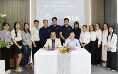 CÔNG TY CP KING ATTORNEY VÀ TRUNG TÂM KHỞI NGHIỆP ĐỔI MỚI SÁNG TẠO ĐHQG-HCM (IEC) KÝ KẾT HỢP TÁC CHIẾN LƯỢC