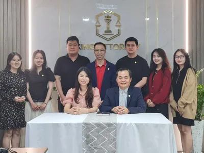 Bà Kiều Thị Thành (Selena Kieu) - Chủ tịch HĐQT kiêm Tổng Giám đốc Công Ty Cổ Phần Quốc Tế MocaFund Có Buổi Làm Việc với Ông Đỗ Hữu Chiến (JD Martin Do) - Chủ tịch HĐQT kiêm Tổng Giám đốc Công Ty CP King Attorney