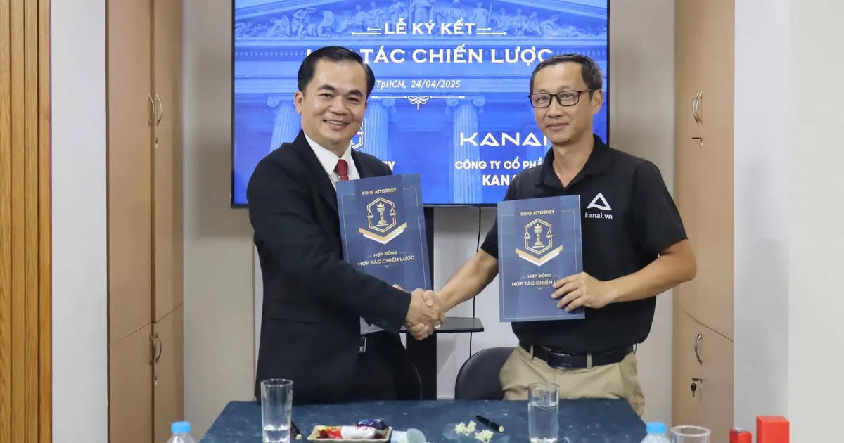 Lễ ký kết hợp tác giữa Công ty CP King Attorney và ông Dương Văn Trực – Chủ tịch Hội đồng Quản trị Công ty Cổ phần Kanai