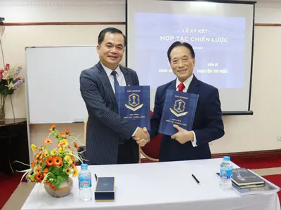 Lễ ký kết hợp tác giữa Công ty Cổ phần King Attorney với Tiến sĩ - Viện trưởng ông Nguyễn Trí Hiếu - Viện trưởng Viện Nghiên cứu và Phát triển Thị trường Tài chính - Bất động sản Toàn cầu
