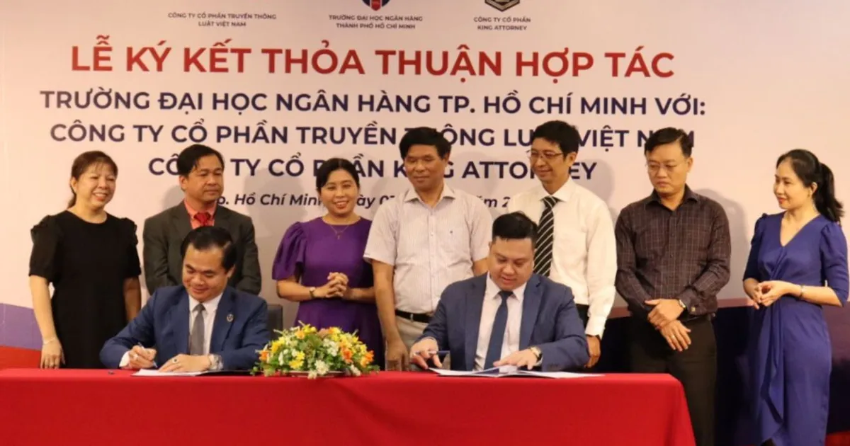 Lễ ký kết thỏa thuận hợp tác giữa CTCP King Attorney với Đại học Ngân hàng Thành phố Hồ Chí Minh