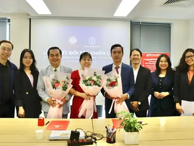 Công ty CP King Attorney và VietCham Singapore sau hơn 3 năm từ Đối Tác Toàn Diện đã chính thức nâng tầm Đối Tác Chiến Lược Toàn Diện