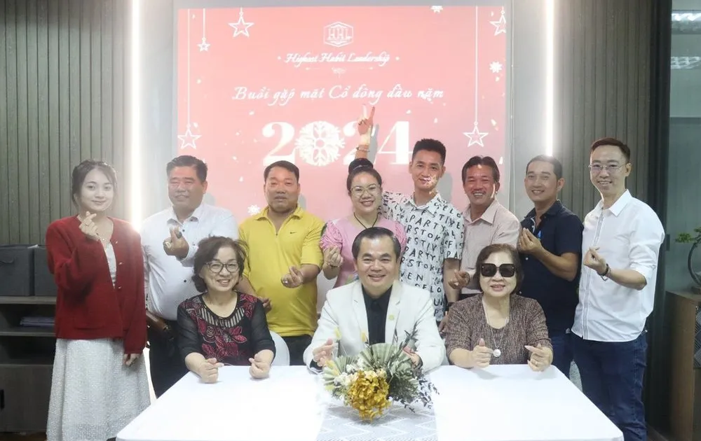 Công Ty Cổ phần Giải pháp Tài chính HHL tổ chức cuộc họp cuối năm 2023 đầy ý nghĩa