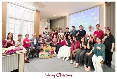  Không Khí Ấm Áp Của Gia Đình King Attorney Trong Tiệc Giáng Sinh 2024 