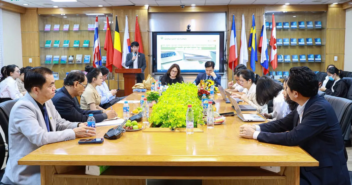  King Attorney tham dự tọa đàm “Pháp luật so sánh trong việc xây dựng chiến lược công bố bài báo quốc tế”